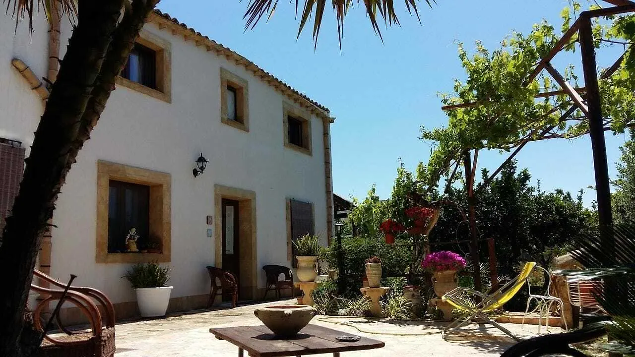 B&B Le Macine 1868 Paceco 3*,  Italy
